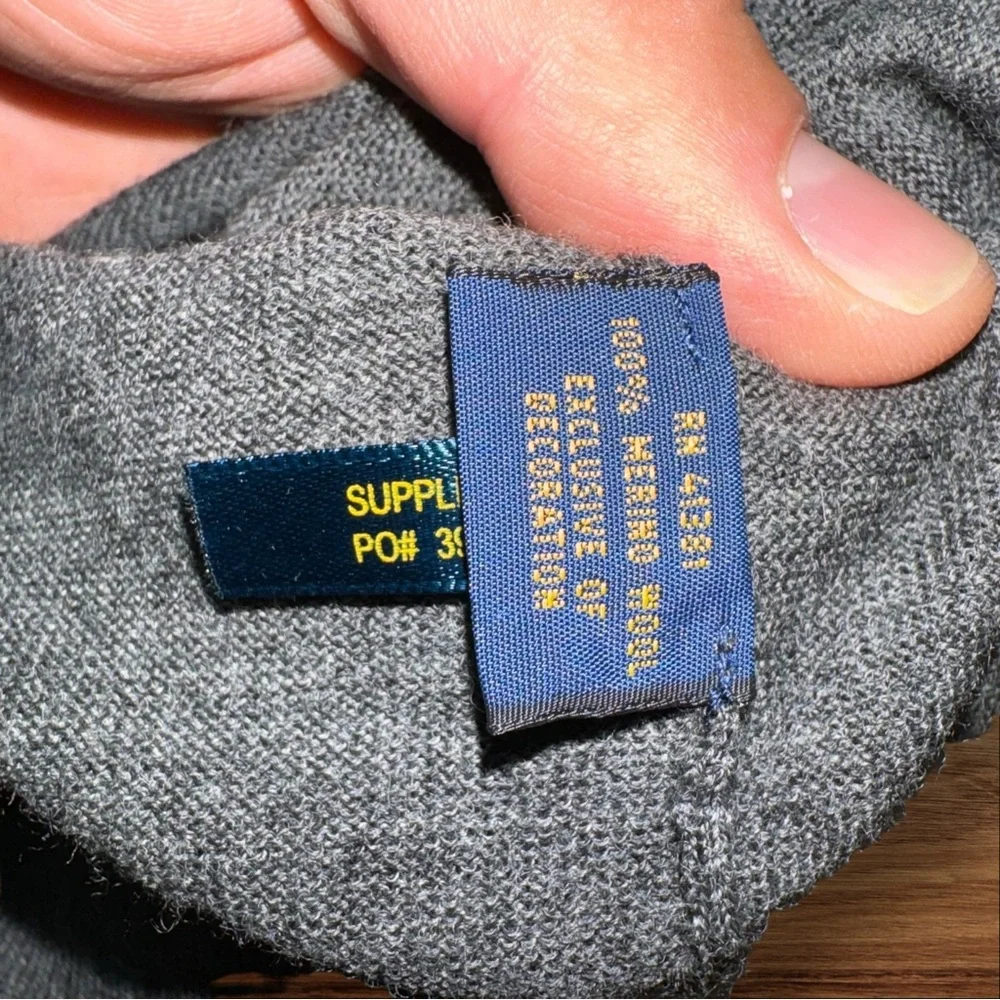 EUC Polo Ralph Lauren Merino Wool Slim Fit Men’s XL‎ PULLOVER VNECK Ls Grey